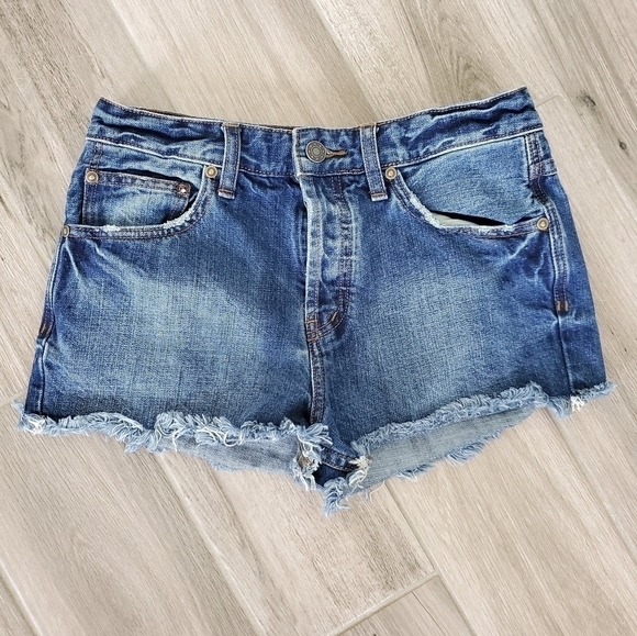 Free People Uptown High Rise Raw Hem shorts Size 26 - Picture 2 of 8